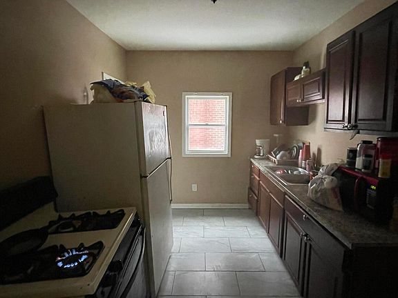 4th image of 14815 Stansbury St