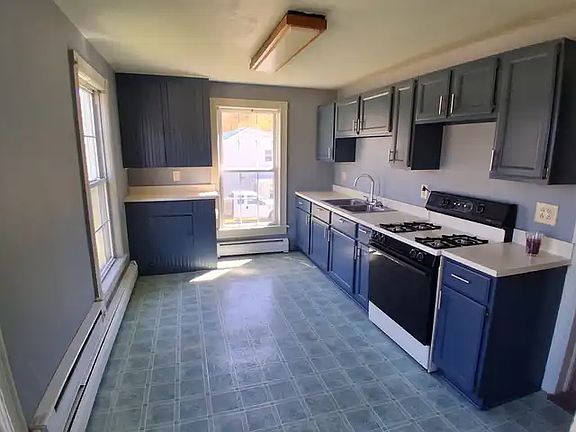 4th image of 464 Main St #2