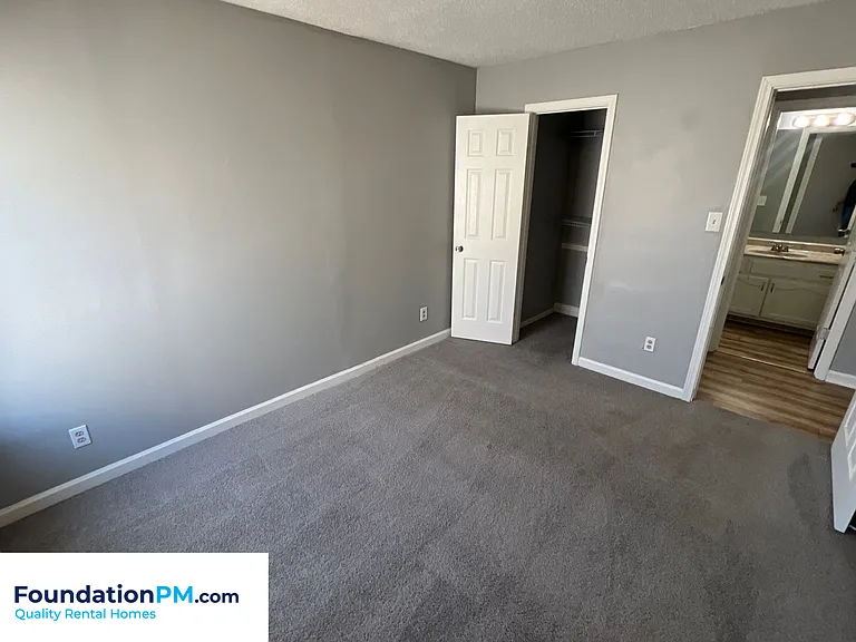 1530 Estacada Way — Photo 12