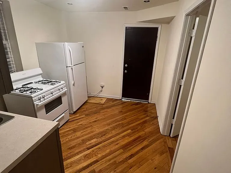 1638 N Western Ave #1 — Photo 2