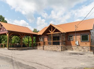 1072 Village Loop Rd, Gatlinburg, TN 37738