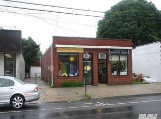 542 E Meadow Ave, East Meadow, NY 11554