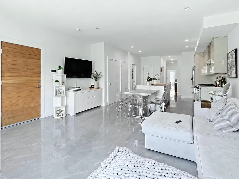 290 Griffith St #1 — Photo 12