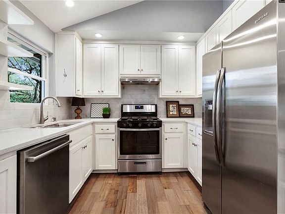 5th image of 5112 Crestway Dr