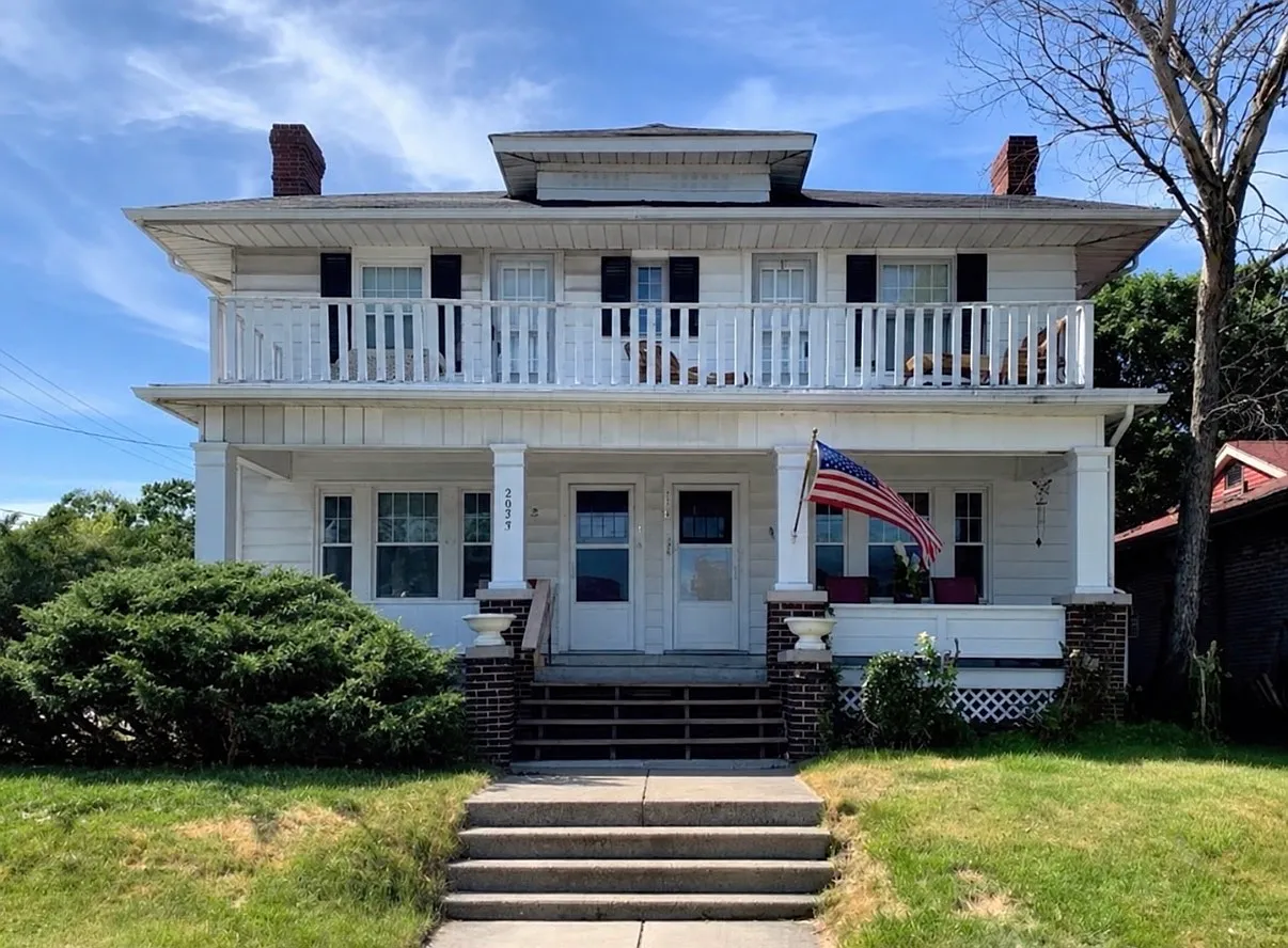 2675 Military St — Photo 1