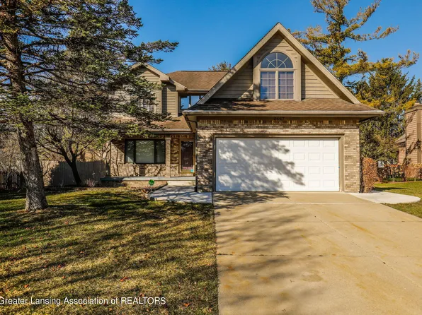 2667 Moreno Dr, Lansing, MI 48911