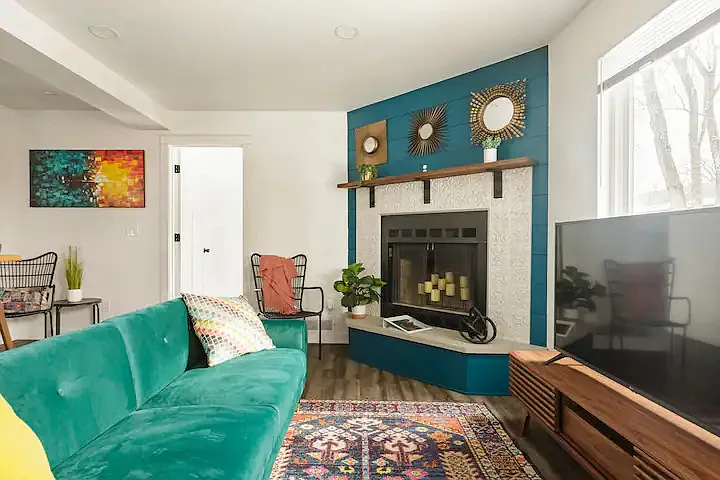 222 N Institute St — Photo 2