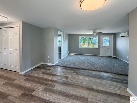 3rd image of 26657 Waterview Dr