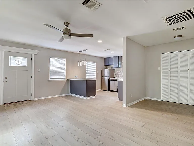 1806 Dixie Ln — Photo 11