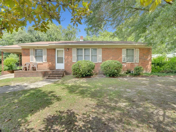 5104 Palmetto Ln, Fayetteville, NC 28304