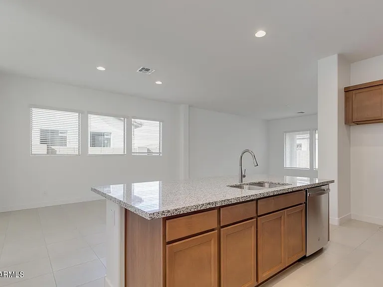 458 W Golden Aspen Dr — Photo 3