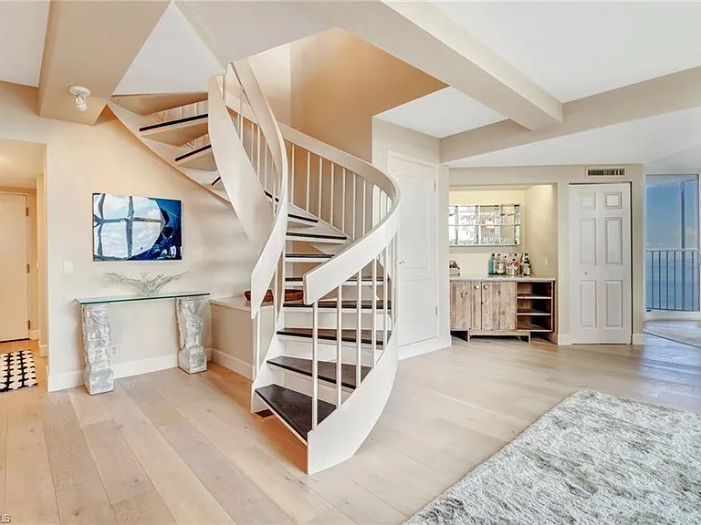 4041 Gulf Shore Blvd N #7 — Photo 10