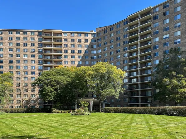 7141 N Kedzie Ave APT 913, Chicago, IL 60645