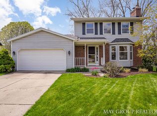 2219 Bradford Ct NE, Grand Rapids, MI 49505