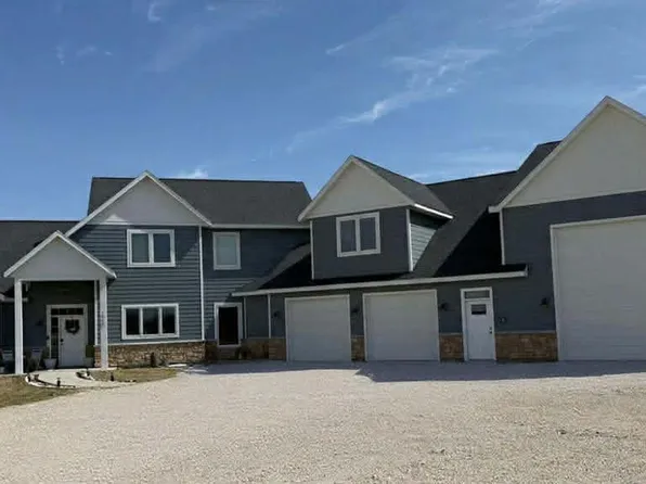 1955 Brownell St, Saint Charles, MN 55972