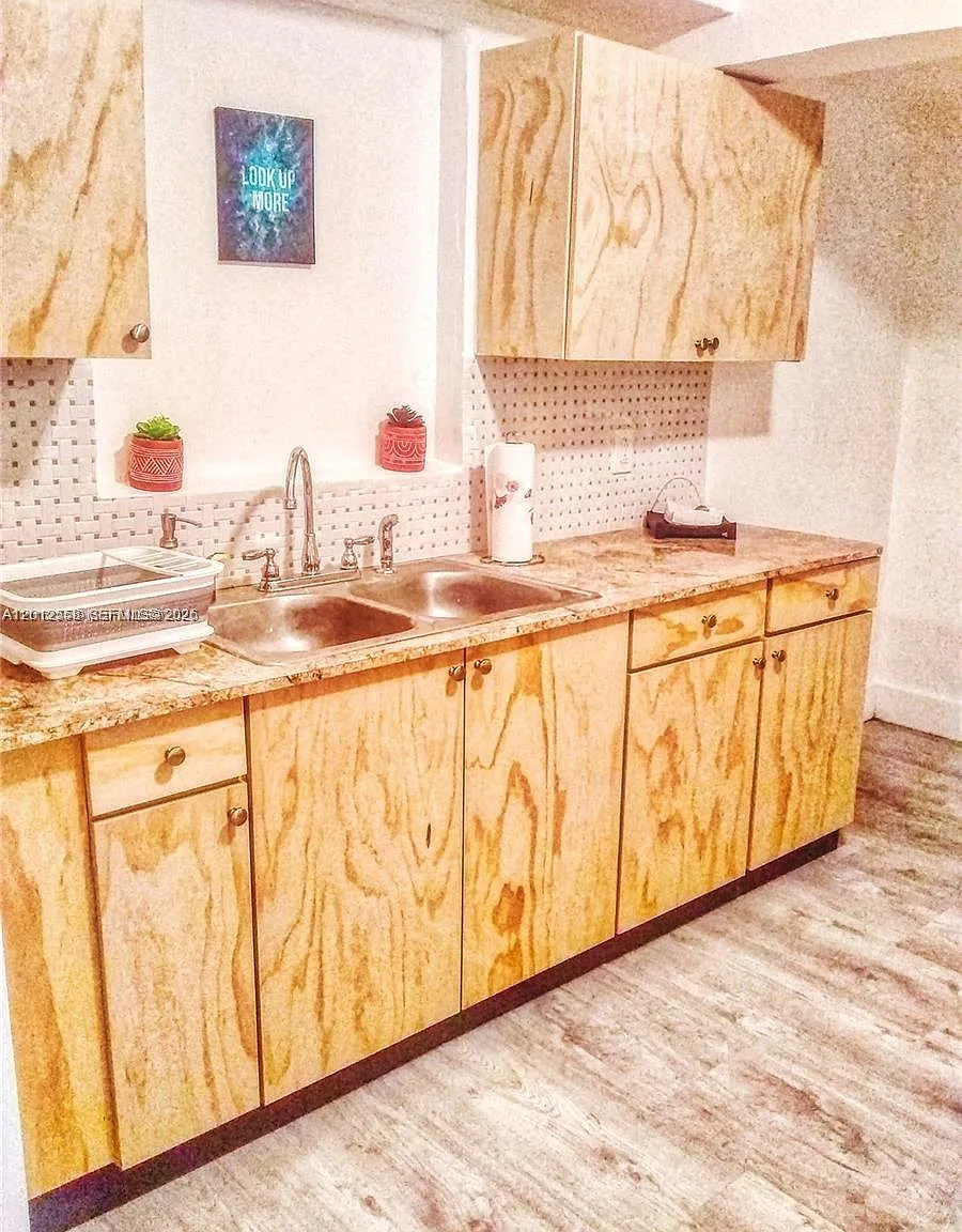 3 bed, $2,600 — Photo 2