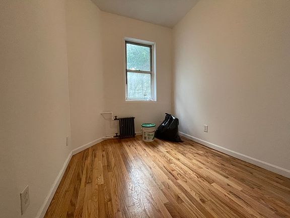 5th image of 394 Manhattan Ave #1L