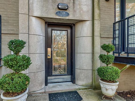 3rd image of 7524 Cromwell Dr #Penthouse 3