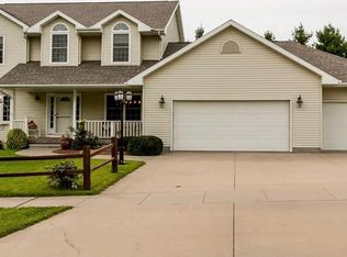 405 B Ave NE, Mount Vernon, IA 52314