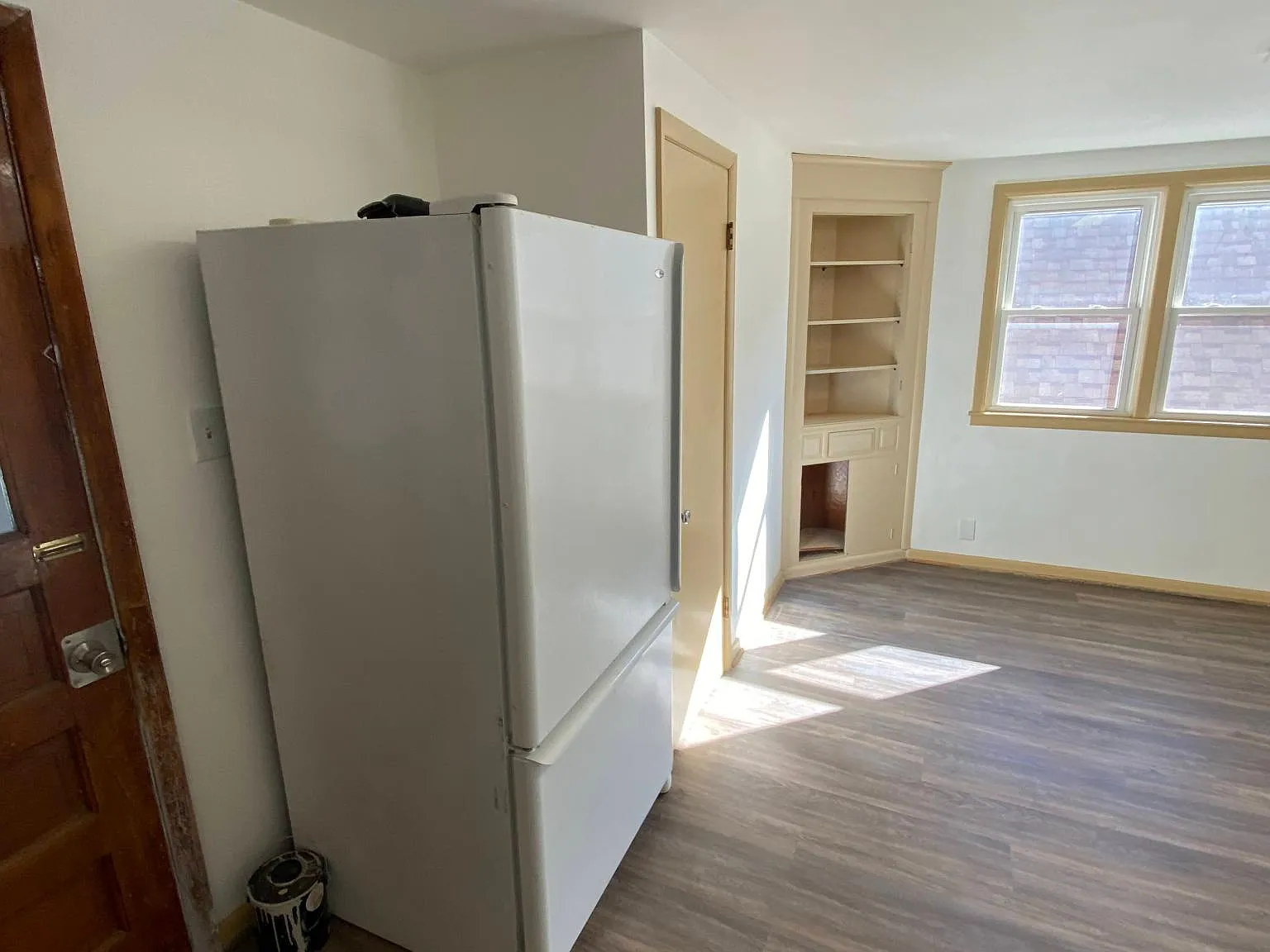 2 bed, 700 sqft, $1,100 — Photo 2