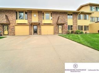 7908 Park Dr, Ralston, NE 68127