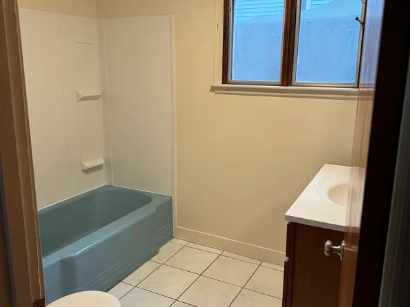 74 N Fulton St Floor 1, Auburn, NY 13021