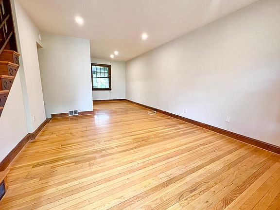 5th image of 307 Mount Vernon Ave
