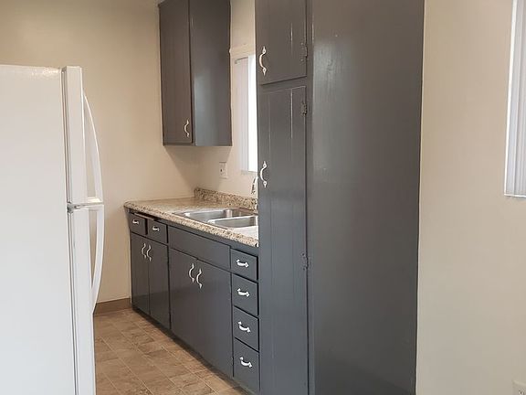 4th image of 4450-52 Rosebud Ln #4452D