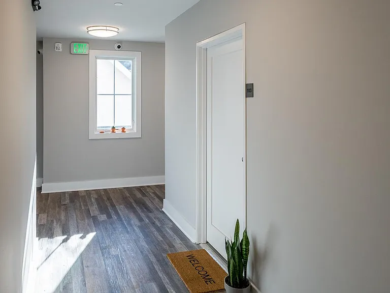 783 Kings Hwy E — Photo 11