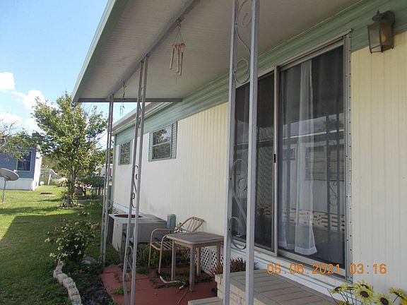 3rd image of 1532 Spruce Dr