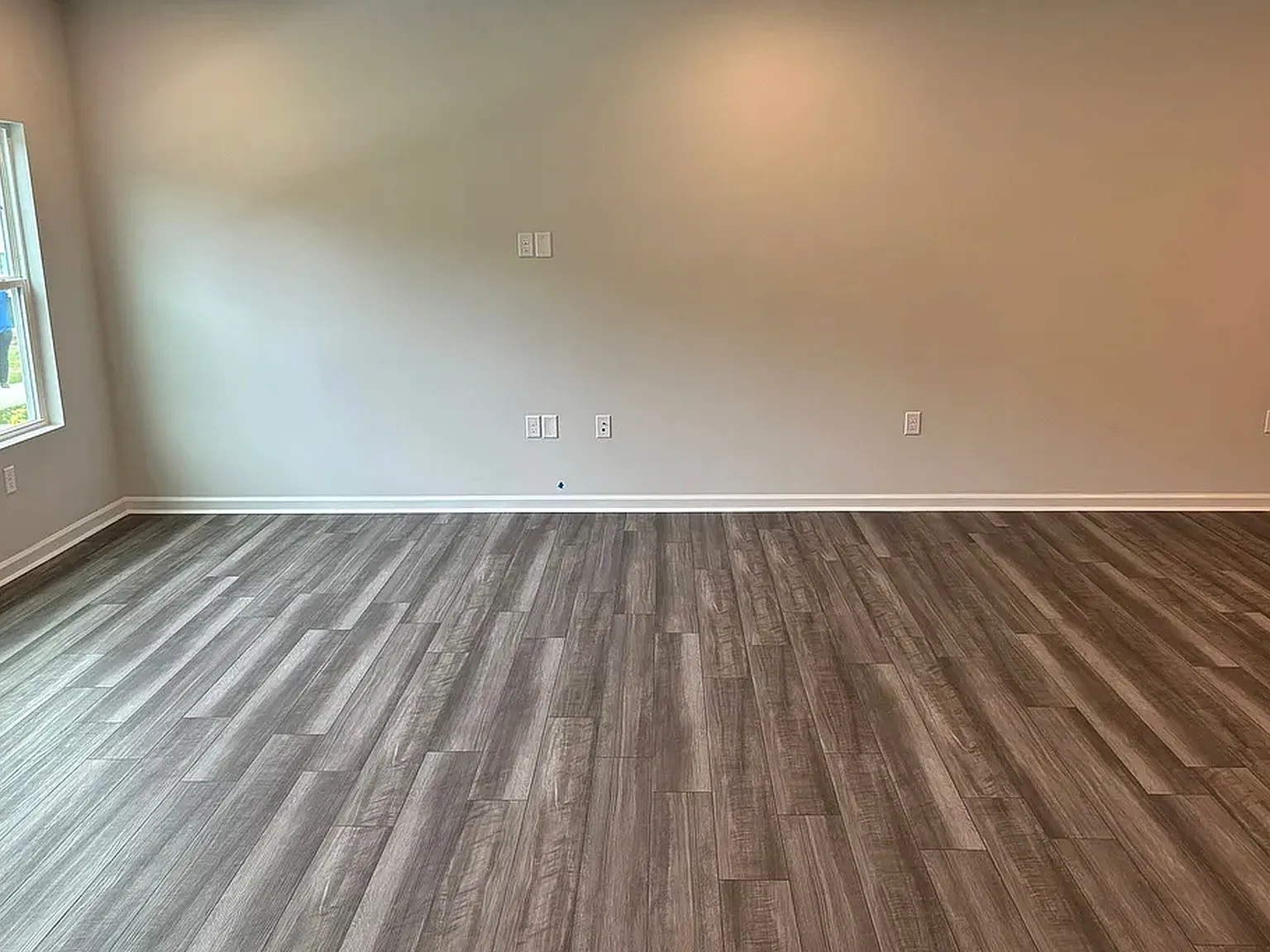 3 bed, 2.5 bath, 1950 sqft, $1,774 — Photo 2