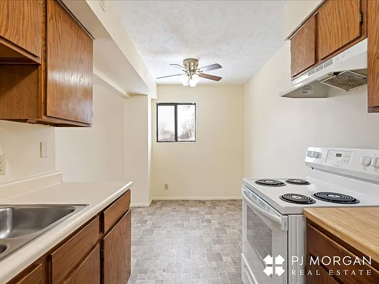 Oakbrook Apartments — Photo 7