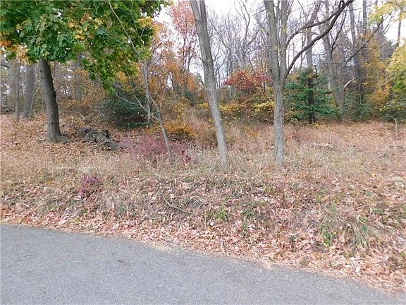 3rd image of 235 Maple Ln