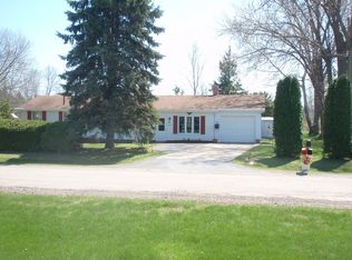 1915 Sky Ranch Ave, Oshkosh, WI 54904