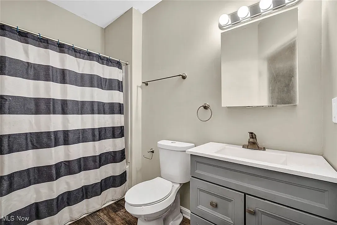 2 bed, $1,100 — Photo 3