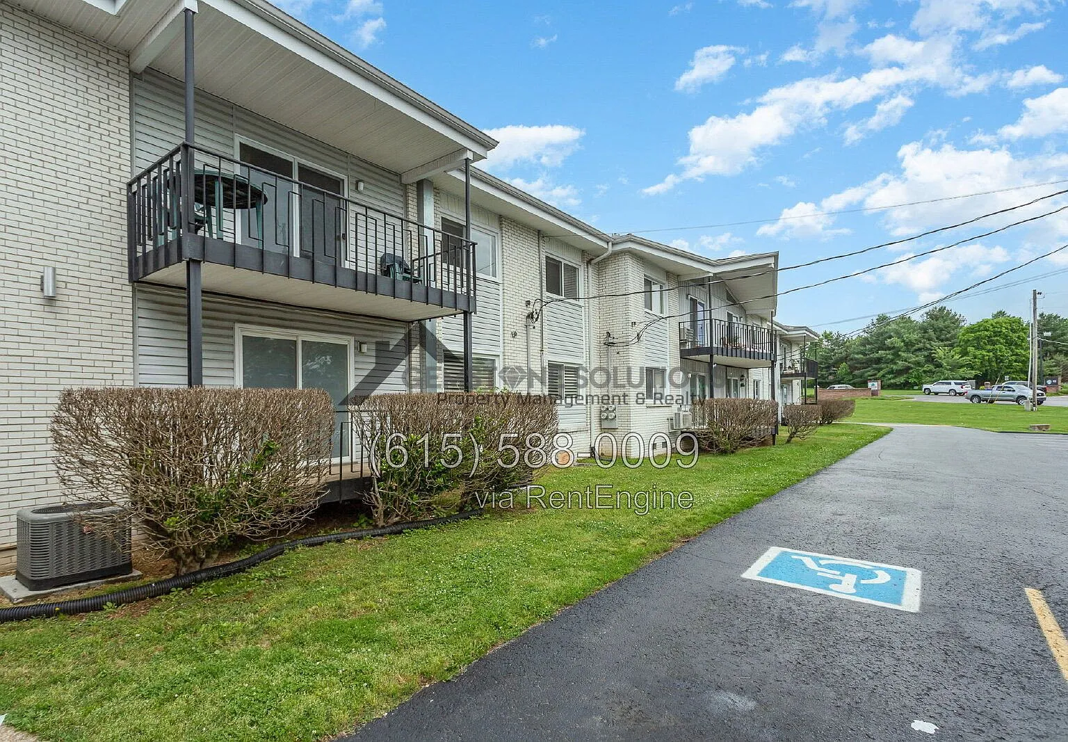 613 Hillsboro Rd — Photo 1