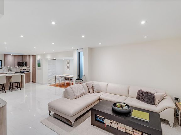 5th image of 3240 Virginia St #3240