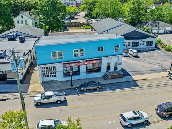 33 Railroad Ave #1