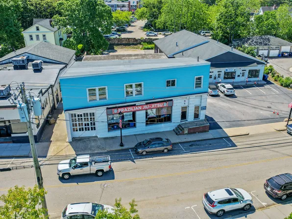 33 Railroad Ave, Westerly, RI