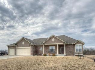 8950 Rhinehart Rd, Kansas City, MO 64139