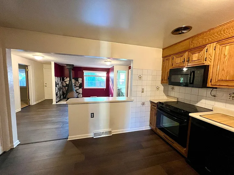 2449 Otis St — Photo 25