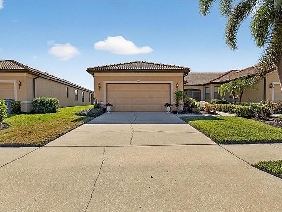 2nd image of 220 Shell Falls Dr