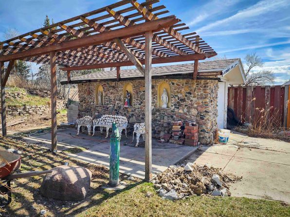 108 Meadow Ln, Norfolk, NE 68701