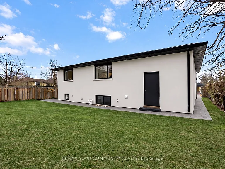 55 Cocksfield Ave #LOWER — Photo 19
