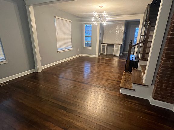 4th image of 4406 Bell St