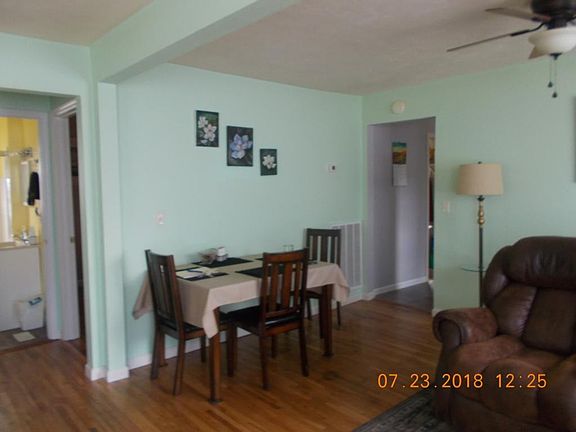 3rd image of 604 Scott St E