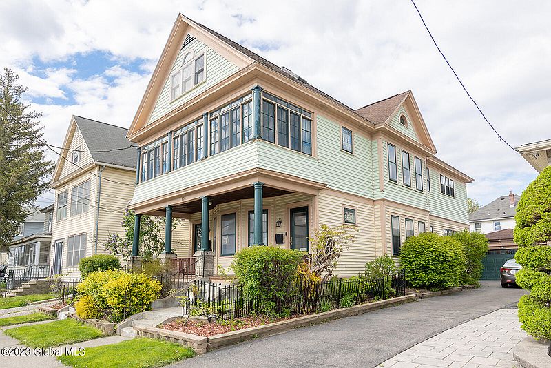 2nd image of 653 Washington Avenue