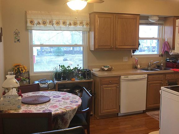 5th image of 4078 Genevieve Blvd