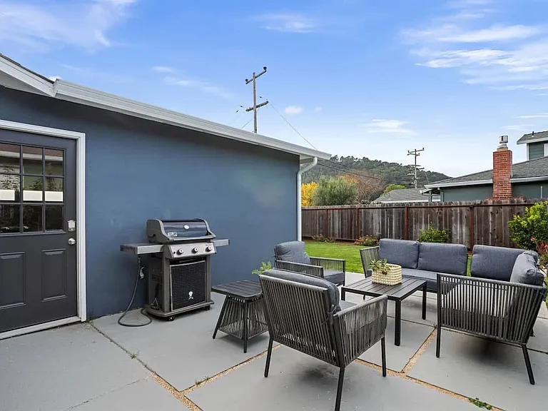 795 Montezuma Dr — Photo 4