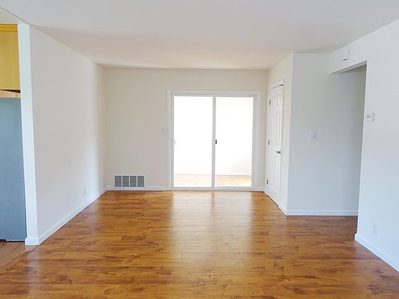 3rd image of 1002 Hacienda Ave